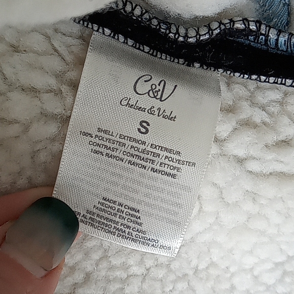 Embroidered vest - Picture 3 of 4